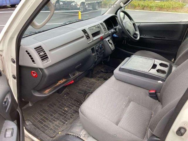 TOYOTA HIACE 2013 Image 7