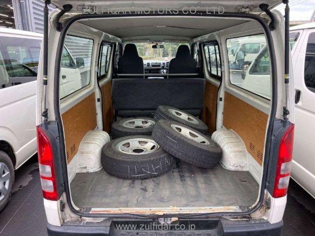 TOYOTA HIACE 2013 Image 9