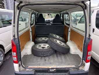 TOYOTA HIACE 2013 Image 9