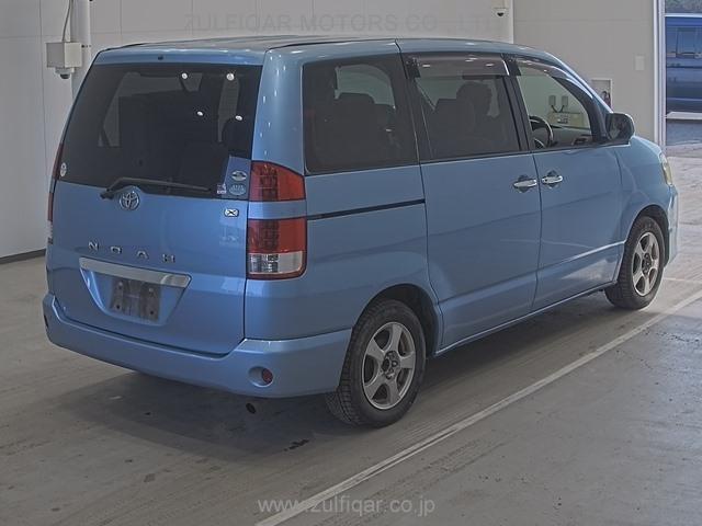 TOYOTA NOAH 2006 Image 2