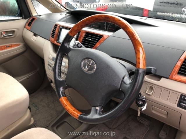 TOYOTA NOAH 2006 Image 4