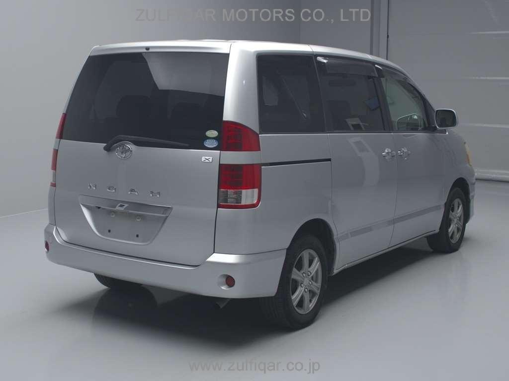 TOYOTA NOAH 2005 Image 2