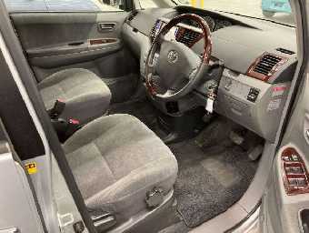 TOYOTA NOAH 2005 Image 3