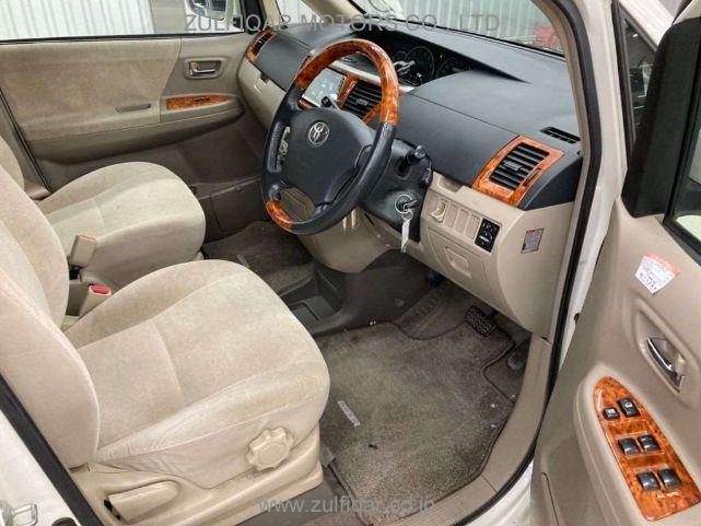 TOYOTA NOAH 2006 Image 3