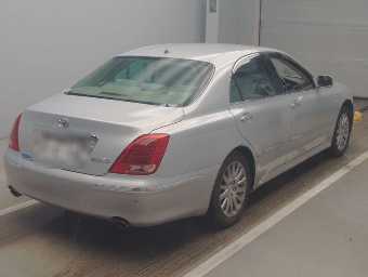 TOYOTA CROWN MAJESTA 2004 Image 2