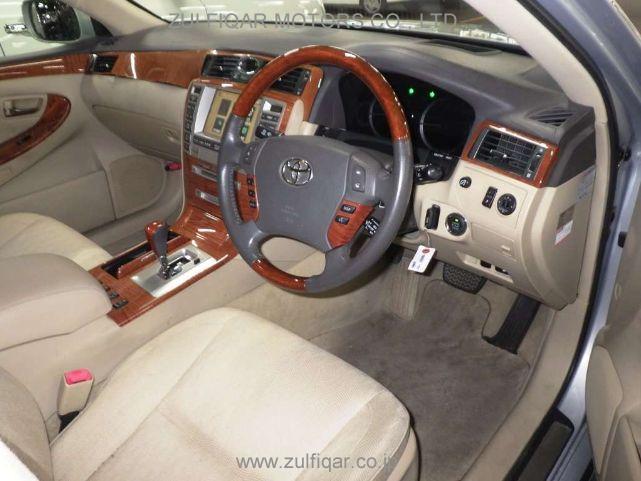 TOYOTA CROWN MAJESTA 2004 Image 3