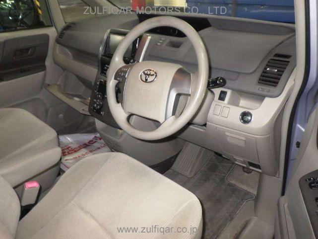 TOYOTA NOAH 2010 Image 3