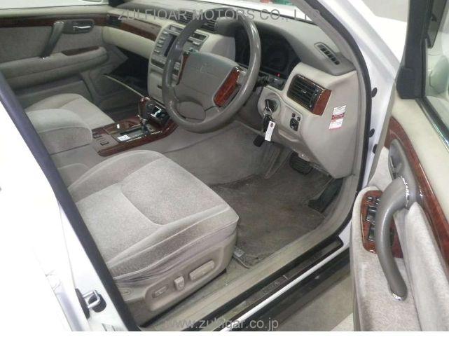 TOYOTA CROWN 1999 Image 3