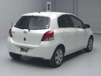 TOYOTA VITZ 2007 Image 2
