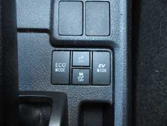 TOYOTA COROLLA AXIO 2017 Image 16