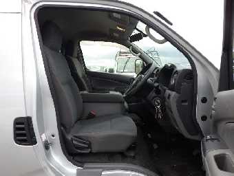 NISSAN NV350 CARAVAN WAGON 2015 Image 9