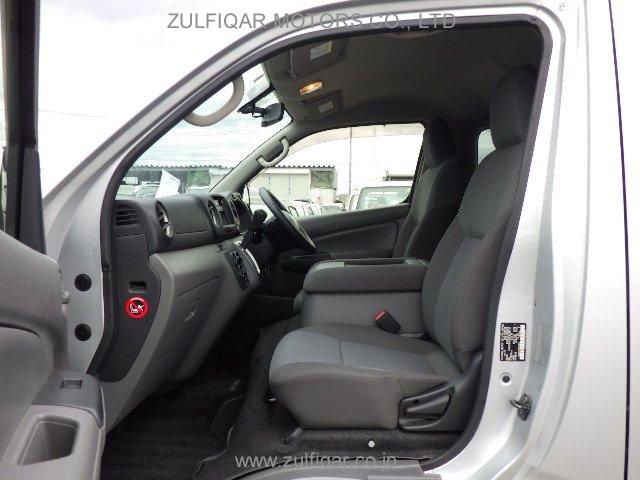 NISSAN NV350 CARAVAN WAGON 2015 Image 12