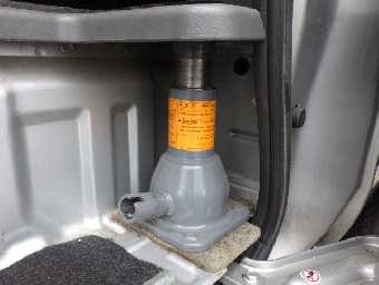 NISSAN NV350 CARAVAN WAGON 2015 Image 15