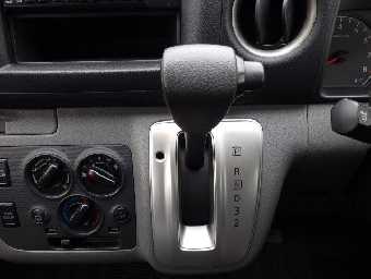 NISSAN NV350 CARAVAN WAGON 2015 Image 6