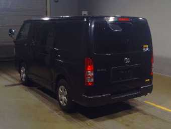TOYOTA HIACE 2015 Image 4
