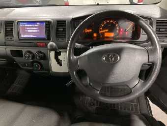 TOYOTA HIACE 2015 Image 6