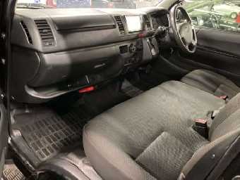 TOYOTA HIACE 2015 Image 7