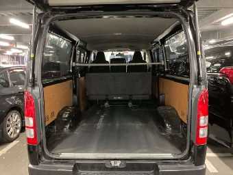 TOYOTA HIACE 2015 Image 9