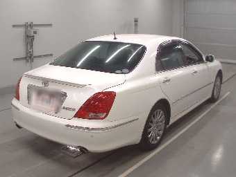 TOYOTA CROWN MAJESTA 2005 Image 2