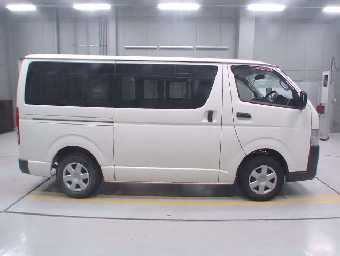 TOYOTA REGIUSACE 2017 Image 3