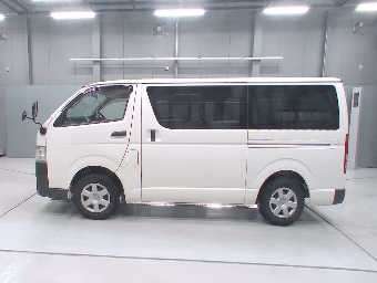 TOYOTA REGIUSACE 2017 Image 4