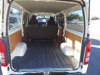 TOYOTA REGIUSACE 2017 Image 10