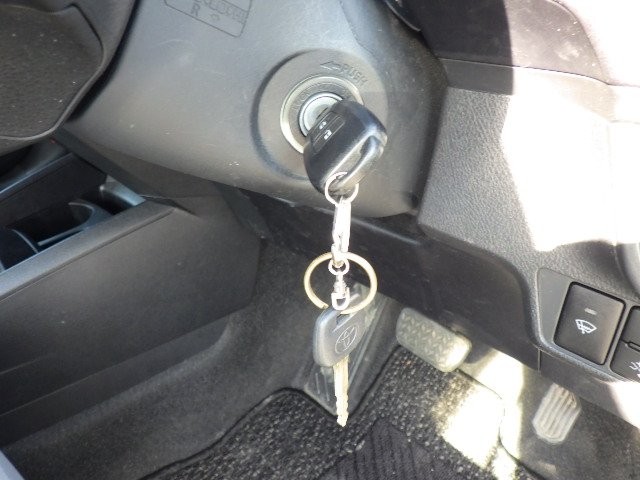 TOYOTA COROLLA AXIO 2017 Image 19