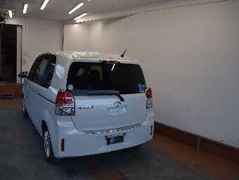 TOYOTA SPADE 2013 Image 2