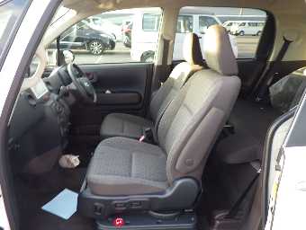 TOYOTA SPADE 2013 Image 10