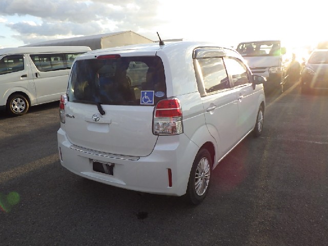 TOYOTA SPADE 2013 Image 30