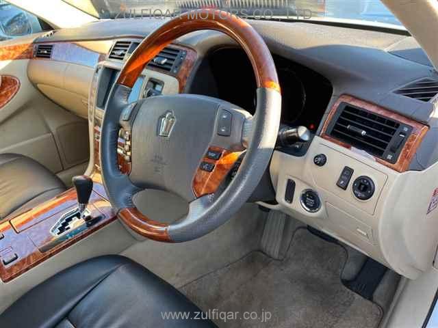TOYOTA CROWN 2004 Image 3