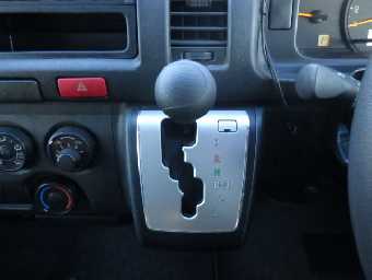 TOYOTA HIACE 2014 Image 12