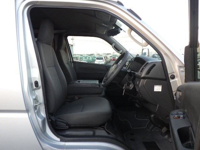 TOYOTA HIACE 2014 Image 22