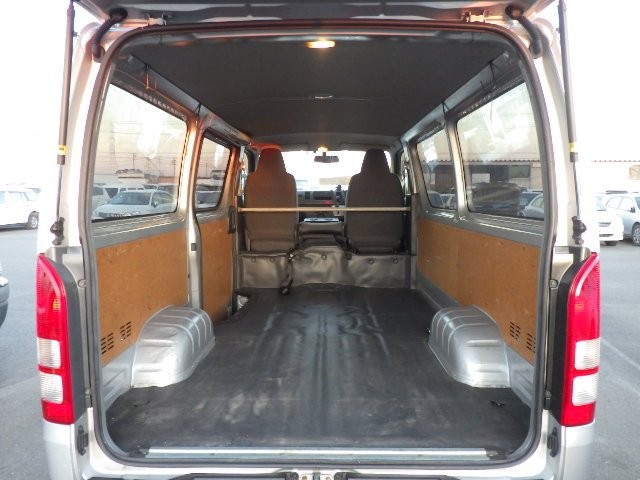 TOYOTA HIACE 2014 Image 25