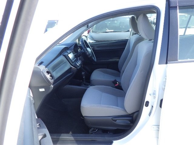 TOYOTA COROLLA AXIO 2017 Image 22