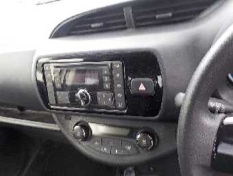 TOYOTA VITZ 2019 Image 15