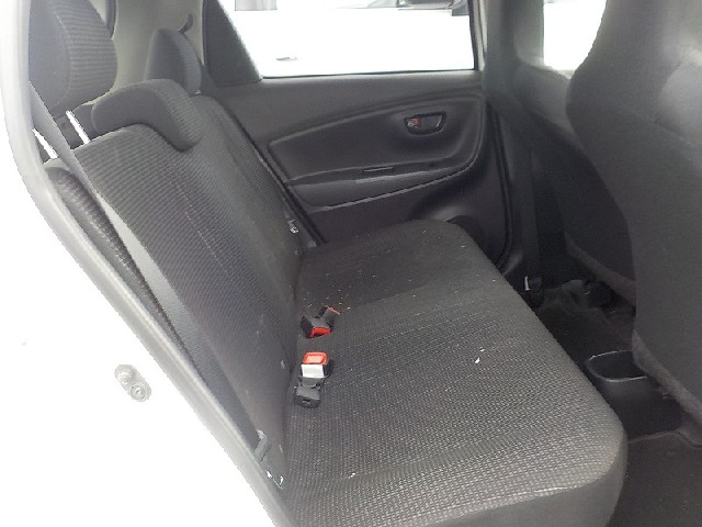 TOYOTA VITZ 2019 Image 25