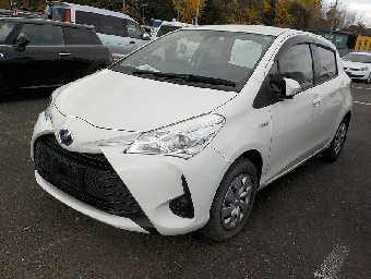 TOYOTA VITZ 2019 Image 21