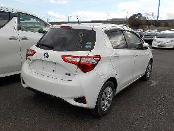TOYOTA VITZ 2019 Image 23