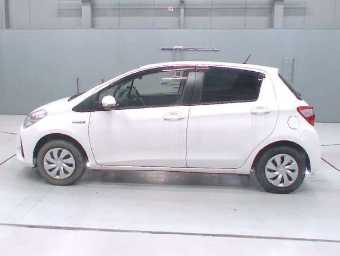 TOYOTA VITZ 2019 Image 4
