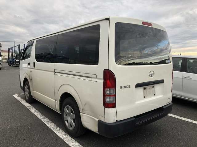 TOYOTA HIACE 2015 Image 19