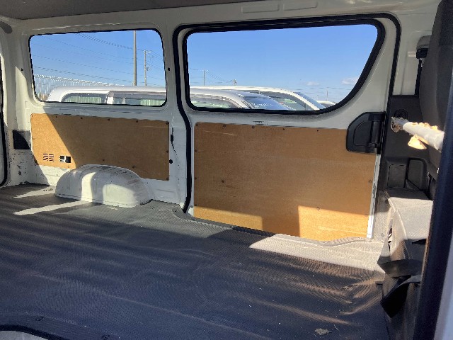 TOYOTA HIACE 2015 Image 23