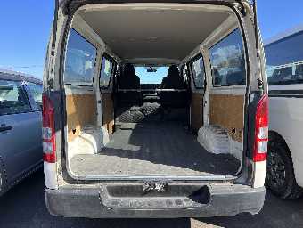 TOYOTA HIACE 2015 Image 13