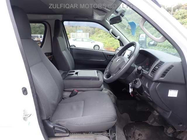 TOYOTA HIACE 2015 Image 8