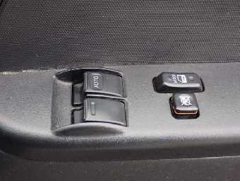 TOYOTA HIACE 2015 Image 6