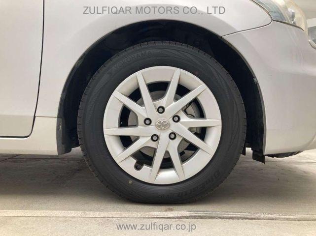 TOYOTA PRIUS ALPHA 2013 Image 11