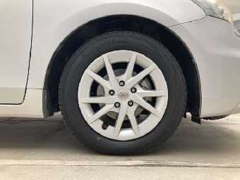 TOYOTA PRIUS ALPHA 2013 Image 11