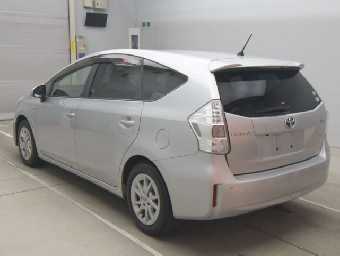 TOYOTA PRIUS ALPHA 2013 Image 4