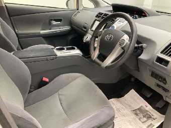 TOYOTA PRIUS ALPHA 2013 Image 5