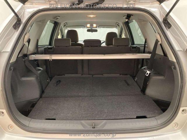 TOYOTA PRIUS ALPHA 2013 Image 10